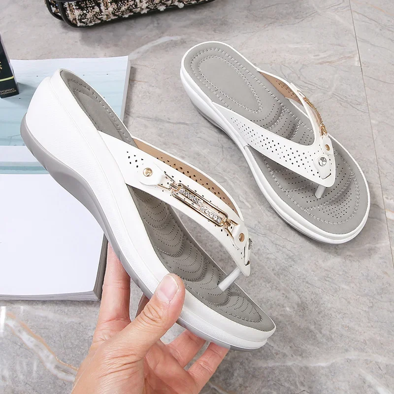 Sandals with Soft Padding – Comfort, Everyday Wear