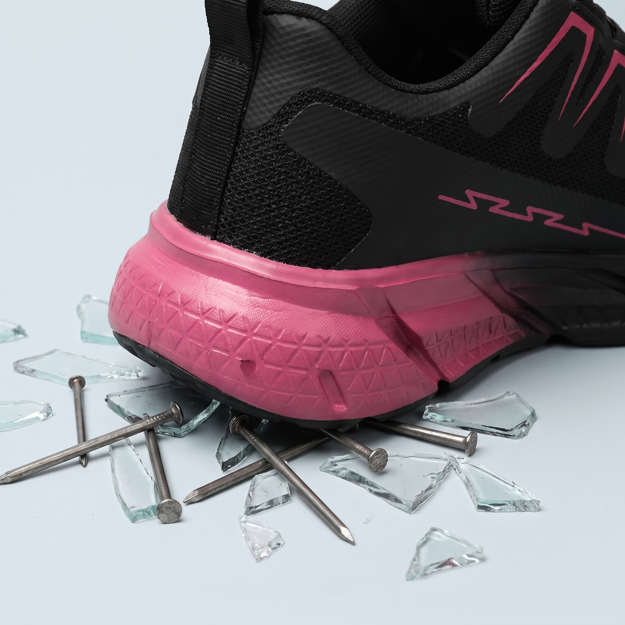 Puncture-resistant midsole detail